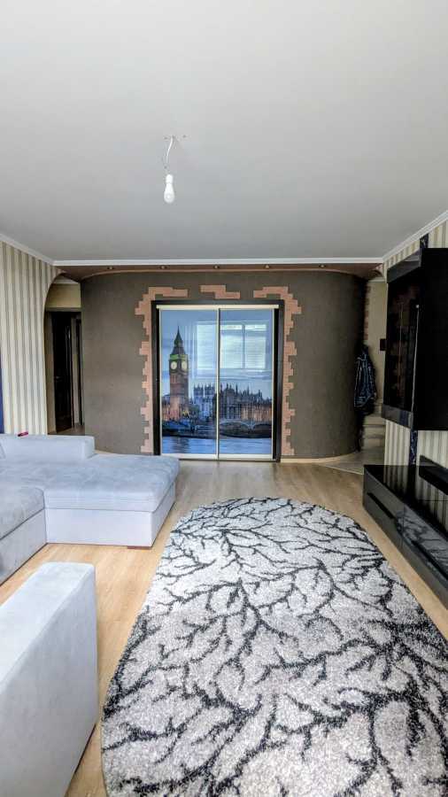 Продажа 3-комнатной квартиры 70 м², Державності (Жадова), 20