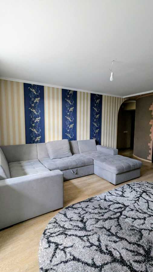 Продажа 3-комнатной квартиры 70 м², Державності (Жадова), 20