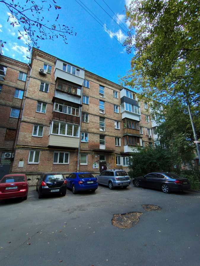 Продажа 2-комнатной квартиры 42.3 м², Вацлава Гавела бул., 75