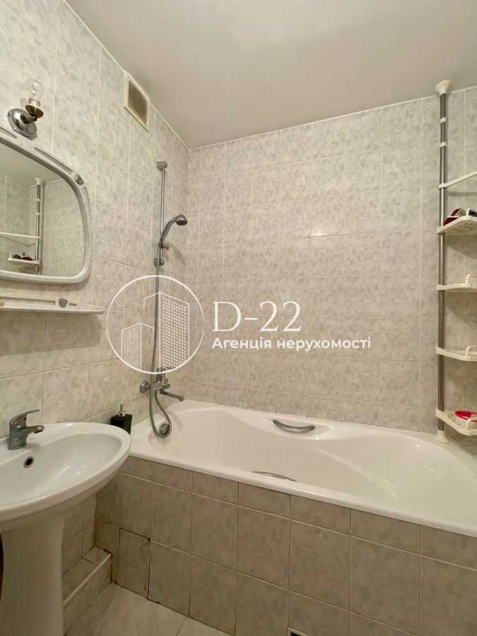 Продажа 3-комнатной квартиры 93 м², Декабристов ул., 12/37