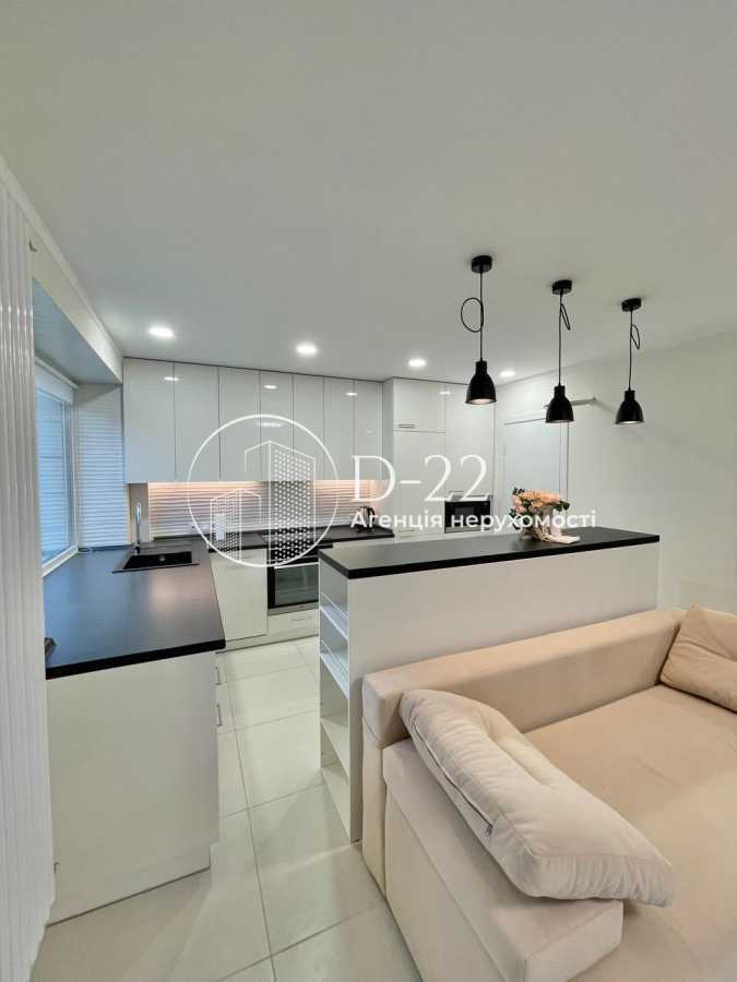 Продажа 2-комнатной квартиры 60.6 м², Глебова ул., 7