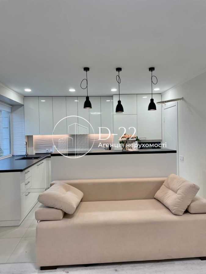 Продажа 2-комнатной квартиры 60.6 м², Глебова ул., 7