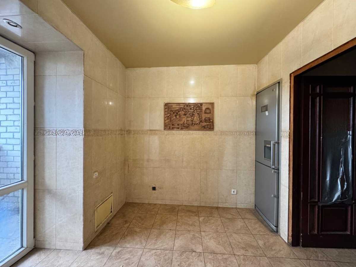 Продаж 3-кімнатної квартири 72 м², Астраханська вул., 3