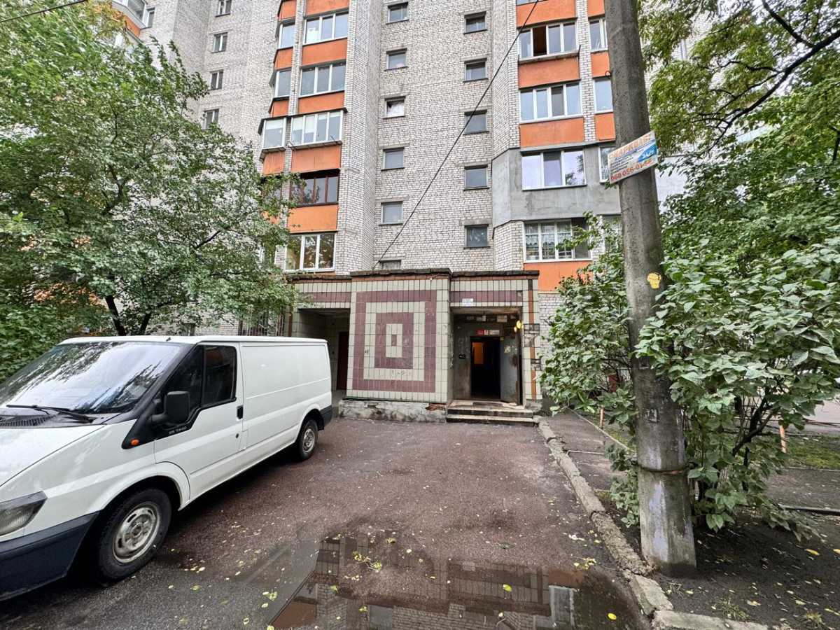 Продаж 3-кімнатної квартири 72 м², Астраханська вул., 3