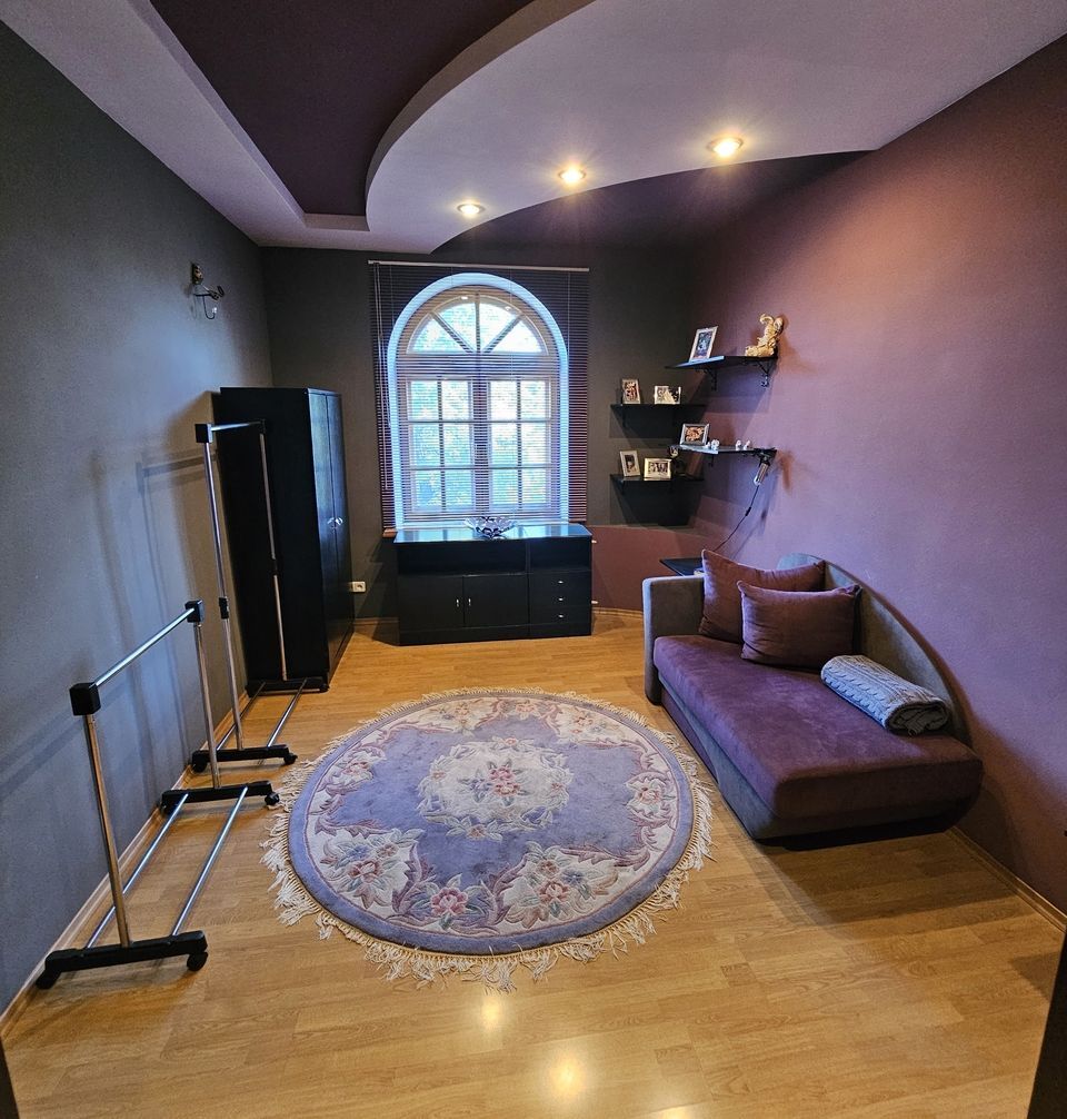 Продажа 5-комнатной квартиры 150 м², Юрия Савченко ул., 1А