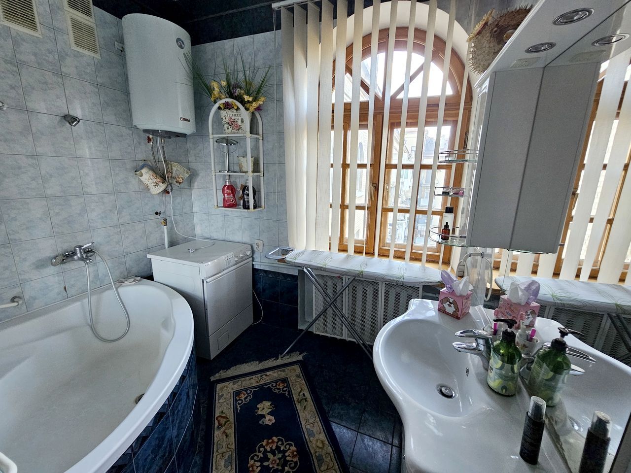 Продажа 5-комнатной квартиры 150 м², Юрия Савченко ул., 1А