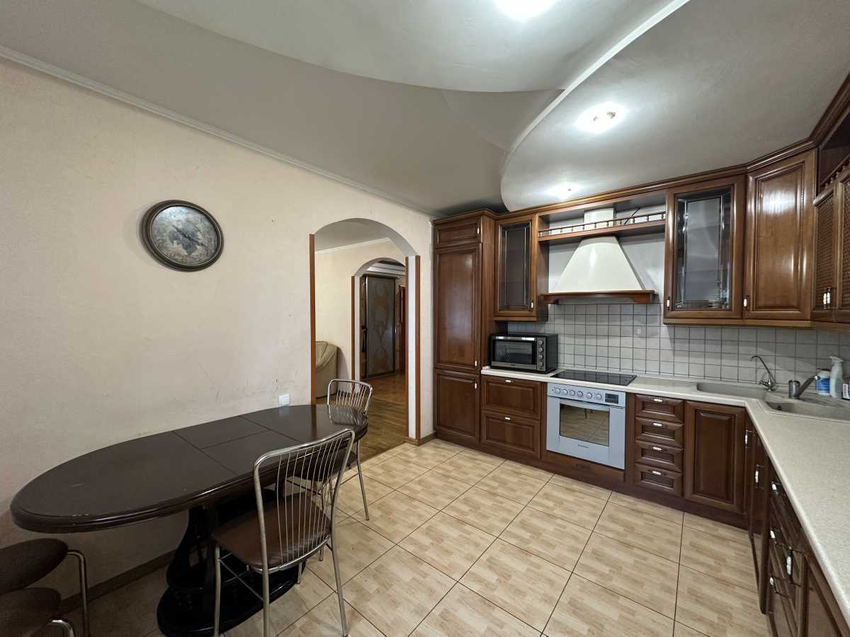 Продажа 3-комнатной квартиры 106 м², Анны Ахматовой ул., 43