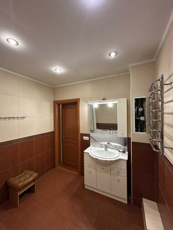 Продажа 3-комнатной квартиры 106 м², Анны Ахматовой ул., 43