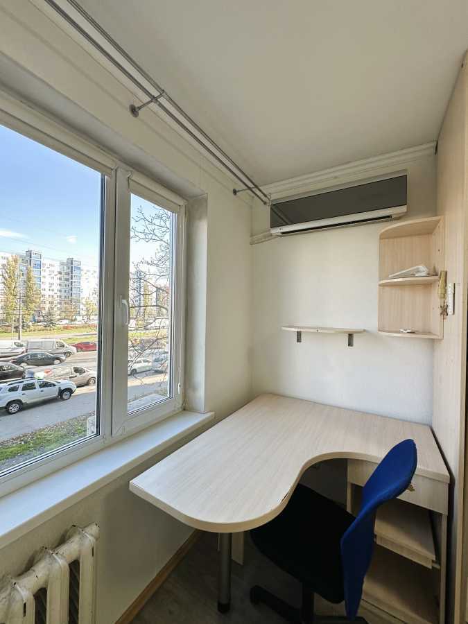 Продажа 3-комнатной квартиры 56 м², Миропольская ул., 3