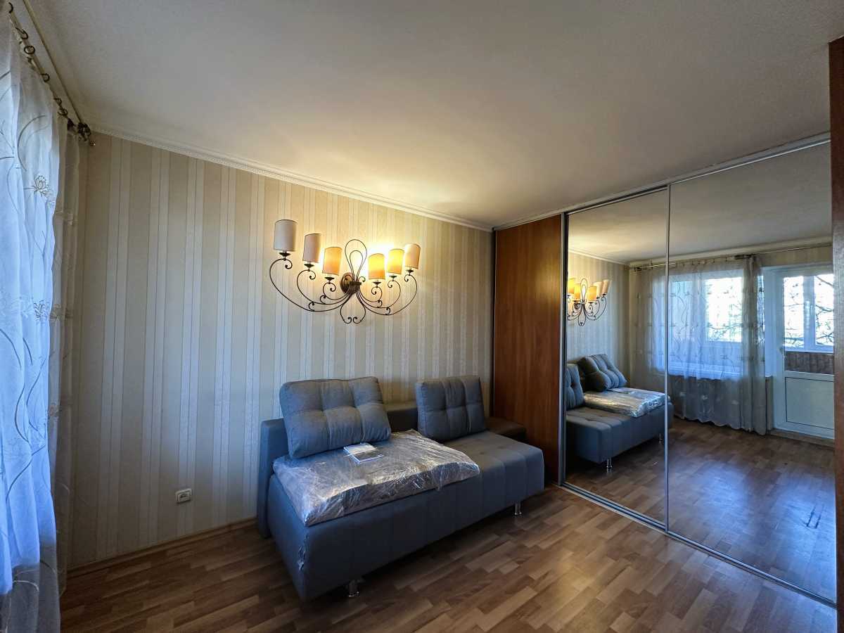 Продажа 3-комнатной квартиры 56 м², Миропольская ул., 3