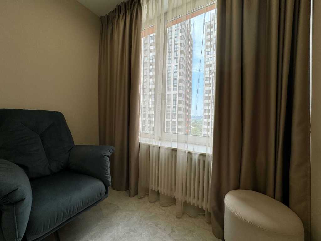 Продажа 3-комнатной квартиры 84 м², Днепровская наб., 18А