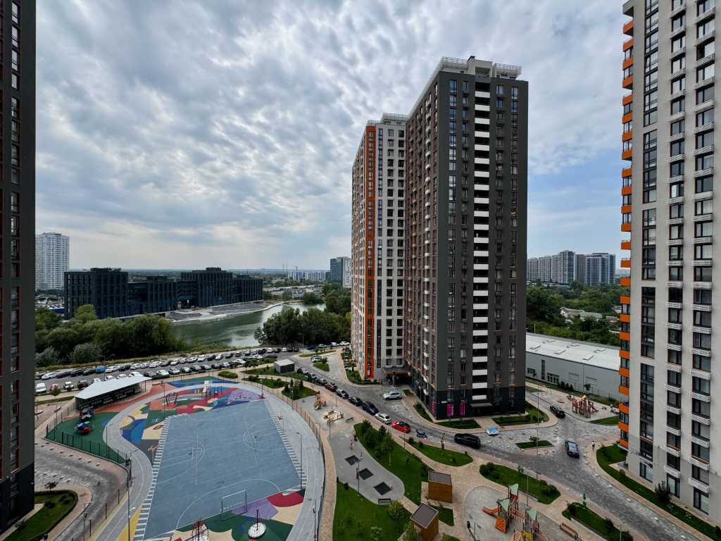 Продажа 3-комнатной квартиры 84 м², Днепровская наб., 18А
