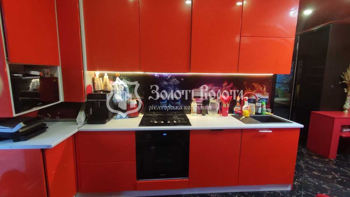 Продажа 2-комнатной квартиры 47.7 м², Радужная ул., 117/119