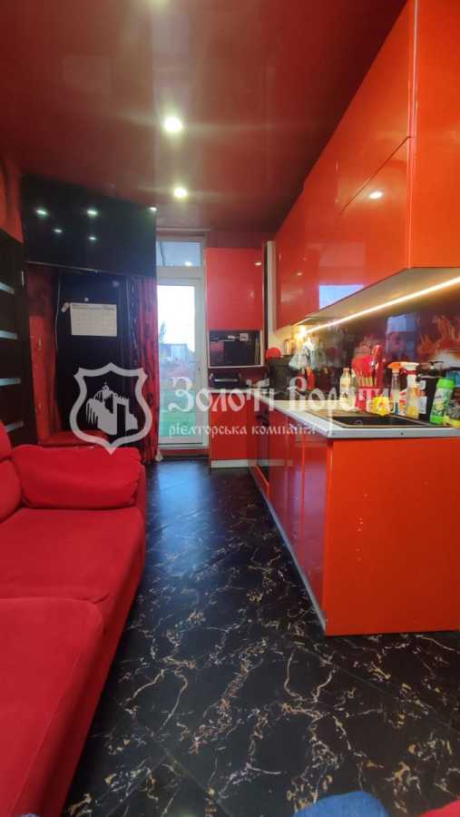 Продажа 2-комнатной квартиры 47.7 м², Радужная ул., 117/119