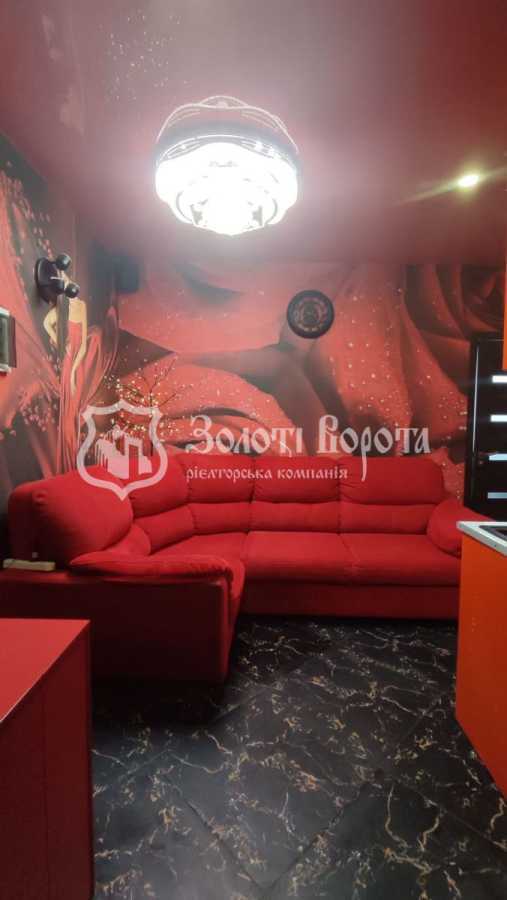 Продажа 2-комнатной квартиры 47.7 м², Радужная ул., 117/119