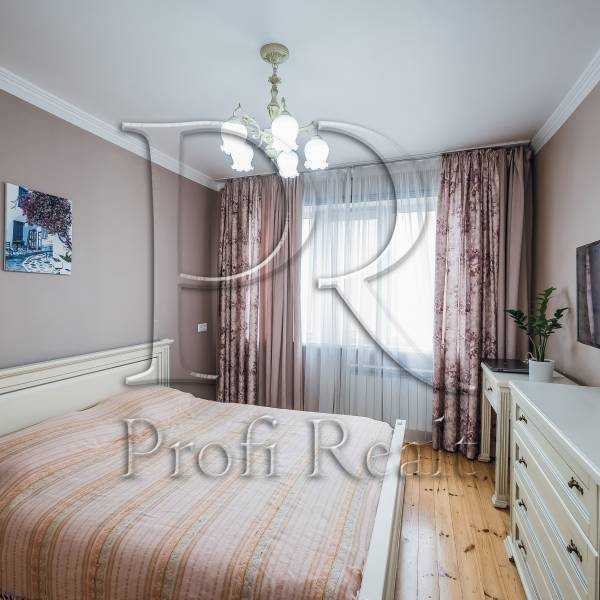 Продаж 3-кімнатної квартири 72 м², Булгакова вул., 3