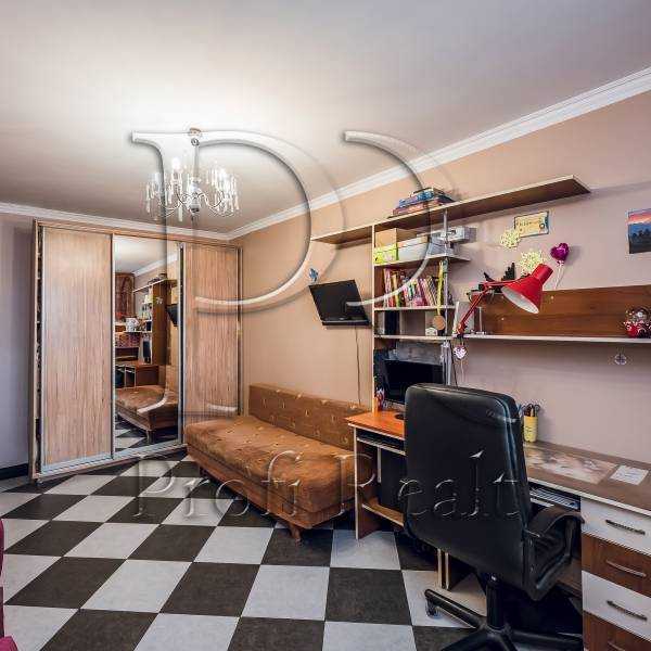 Продаж 3-кімнатної квартири 72 м², Булгакова вул., 3