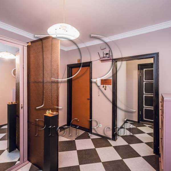 Продаж 3-кімнатної квартири 72 м², Булгакова вул., 3