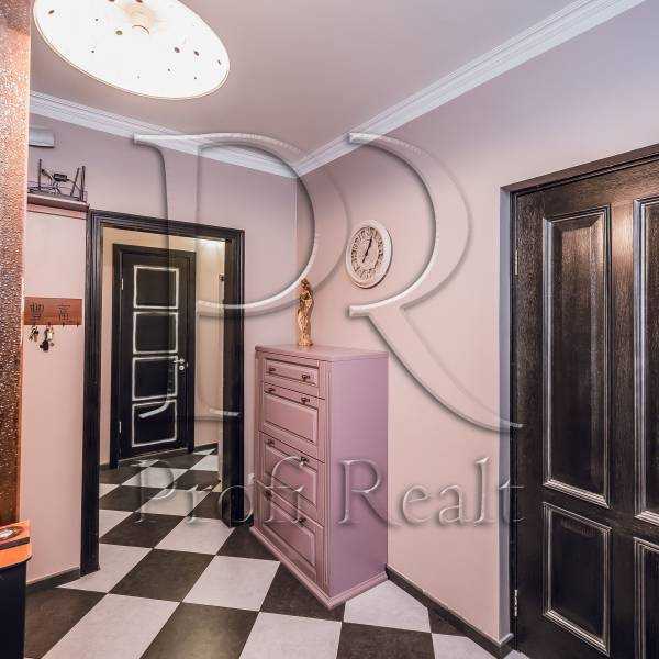 Продаж 3-кімнатної квартири 72 м², Булгакова вул., 3