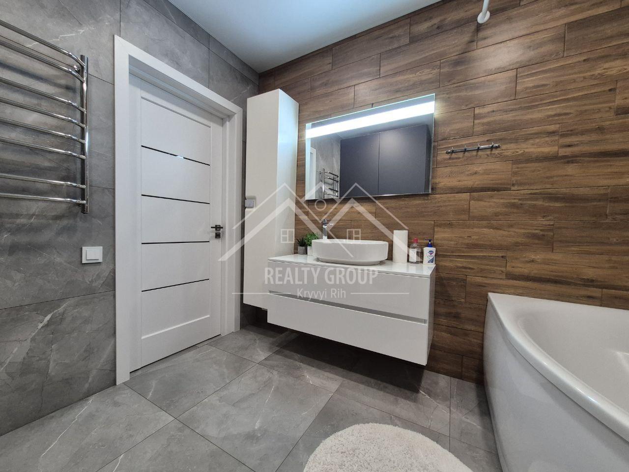 Продажа 3-комнатной квартиры 69.9 м², Лисового ул.