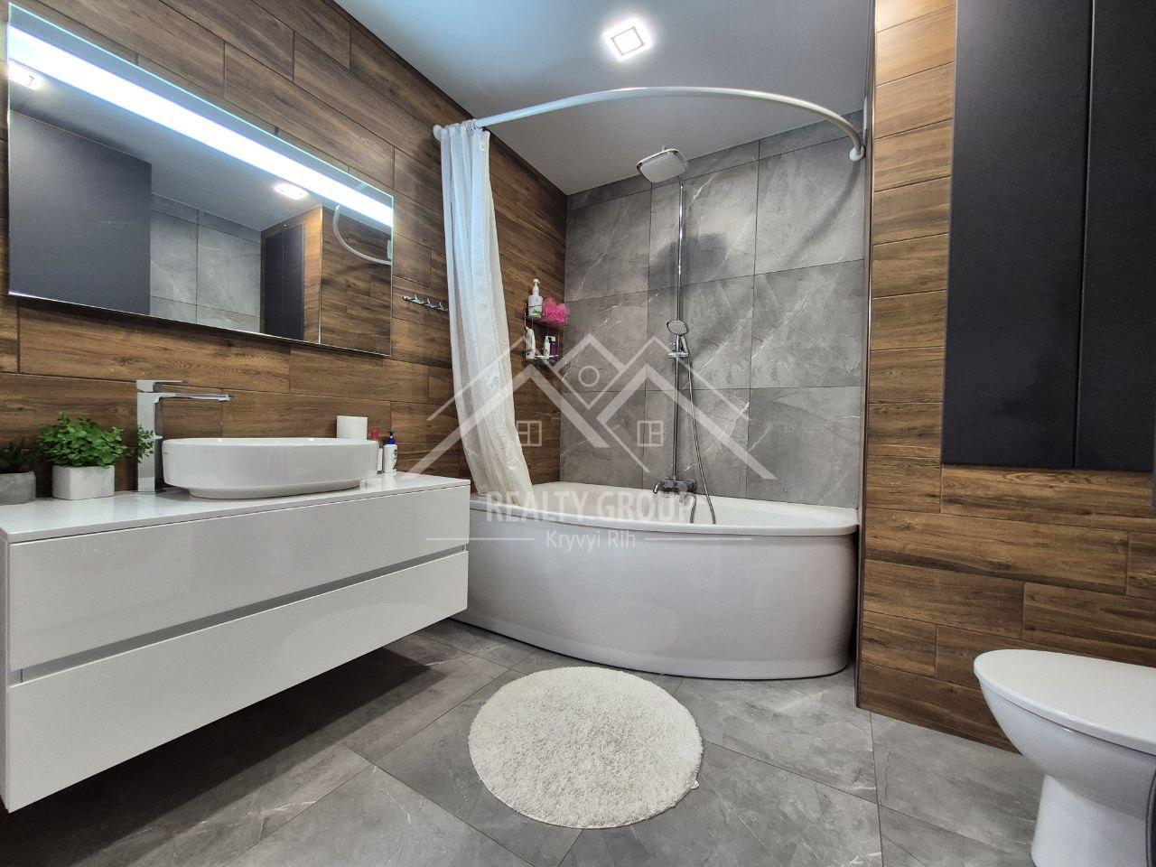 Продажа 3-комнатной квартиры 69.9 м², Лисового ул.