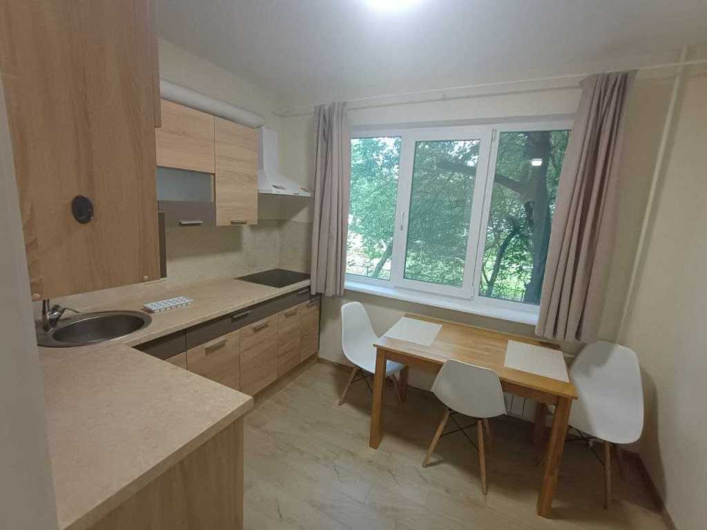 Продажа 2-комнатной квартиры 55.9 м², Квитневый пер., 10