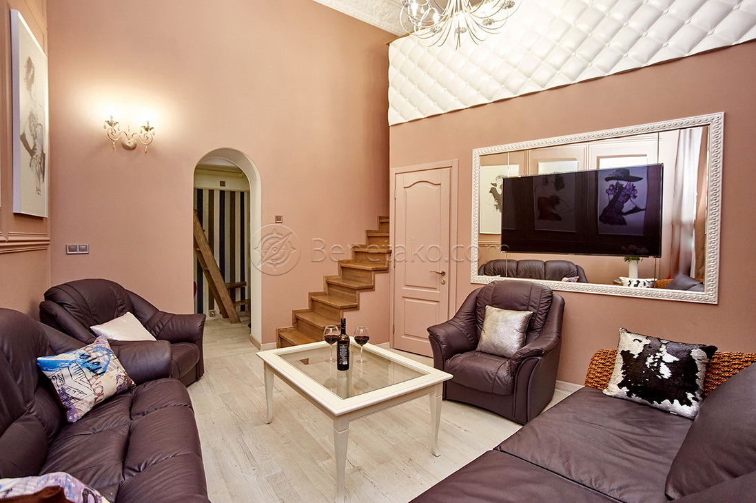 Аренда 5-комнатной квартиры 100 м², Греческая пл., 1