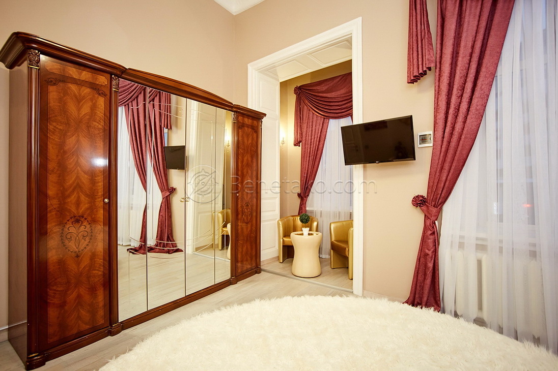 Аренда 5-комнатной квартиры 100 м², Греческая пл., 1