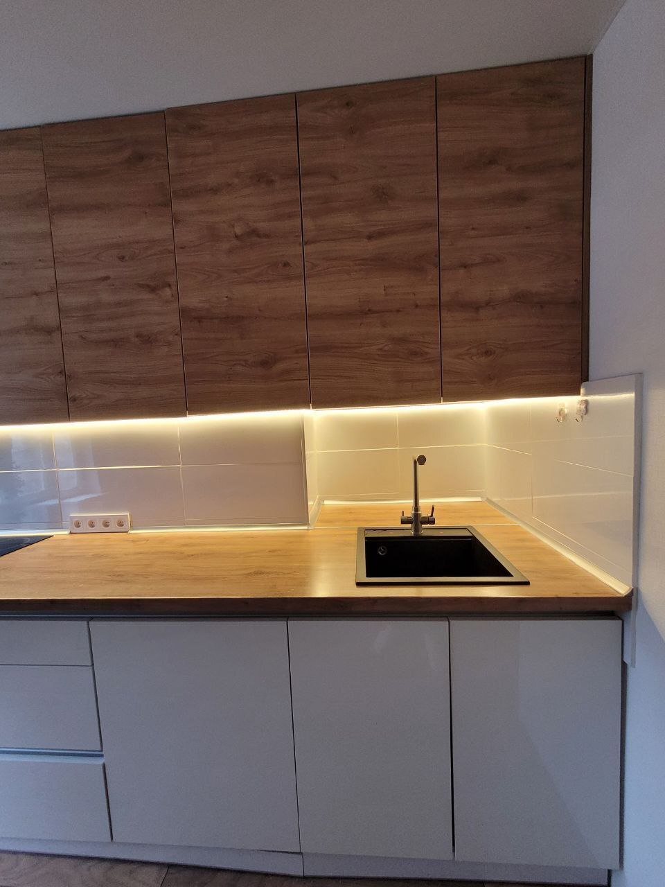 Продажа 3-комнатной квартиры 65 м², Александра Поля просп.