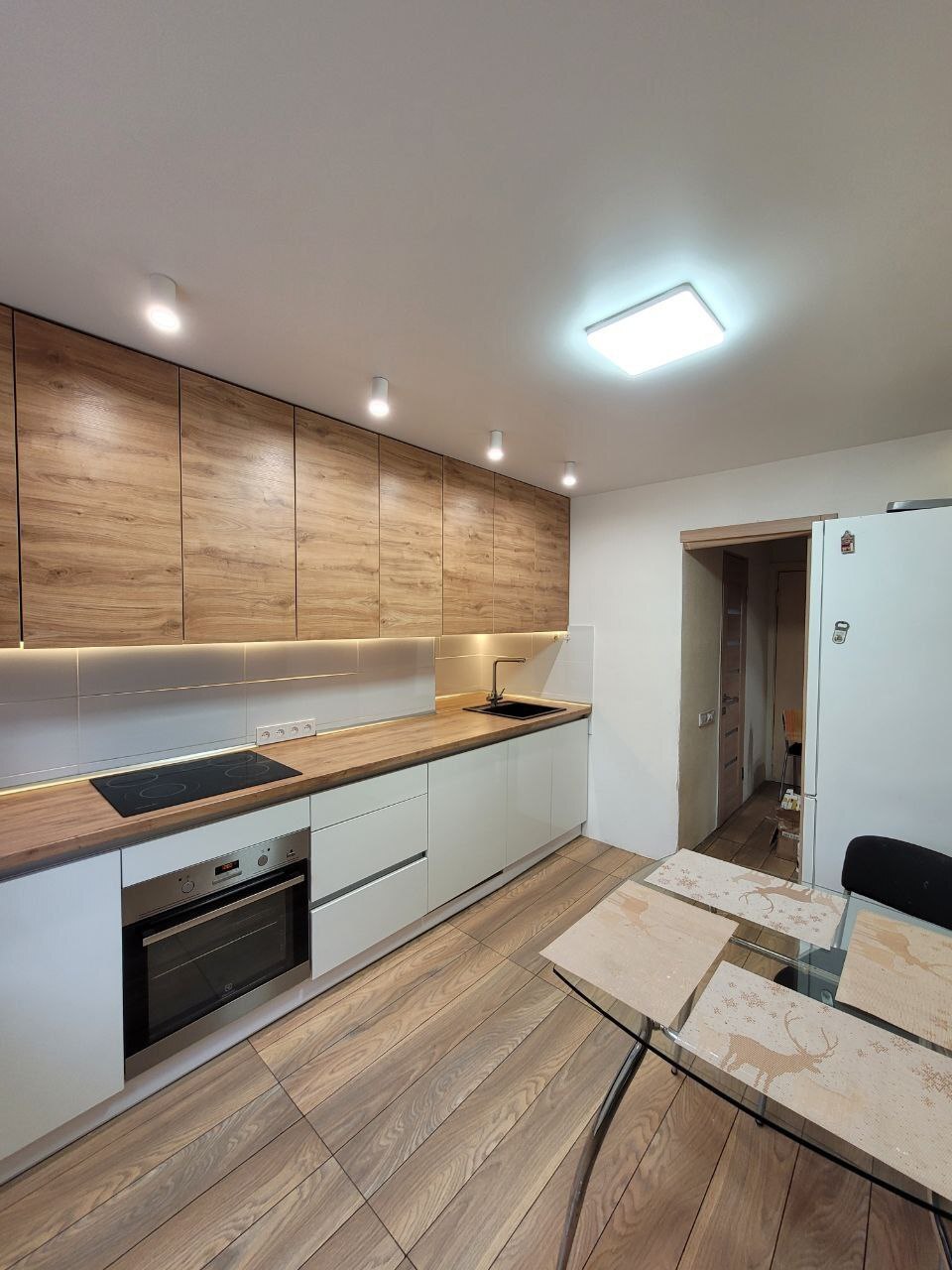 Продажа 3-комнатной квартиры 65 м², Александра Поля просп.