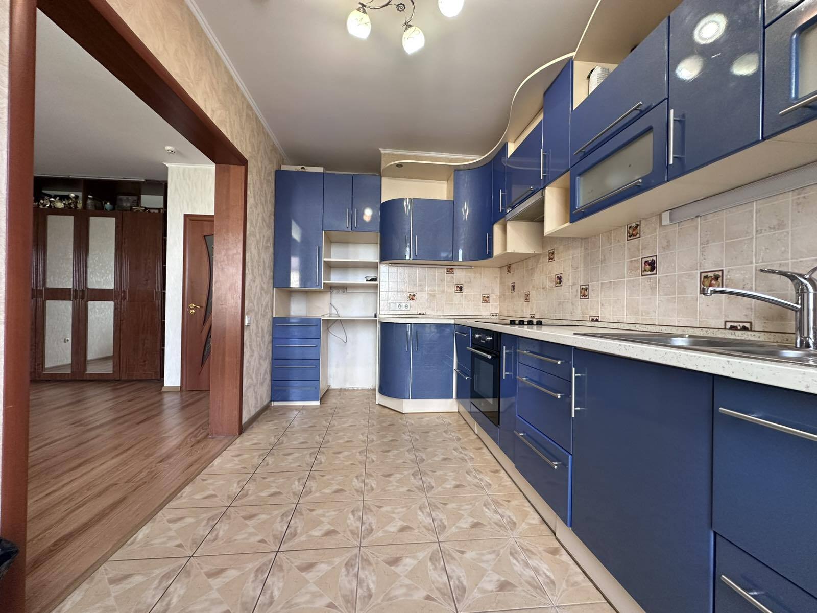 Продажа 3-комнатной квартиры 90 м², 8 Марта (Слобожанское) ул., 9В