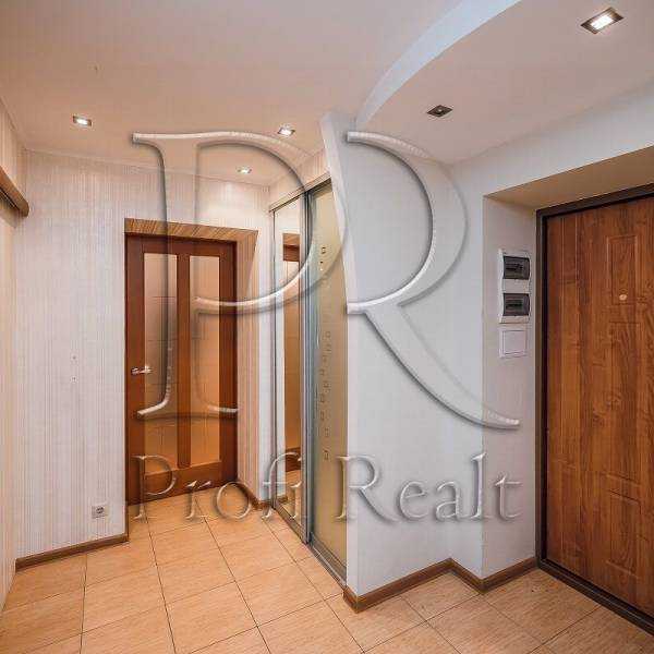 Продажа 3-комнатной квартиры 71 м², Днепровская наб., 13