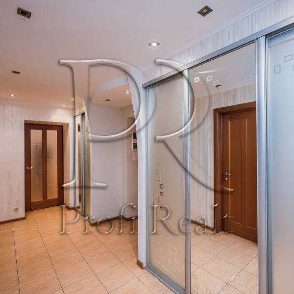 Продажа 3-комнатной квартиры 71 м², Днепровская наб., 13