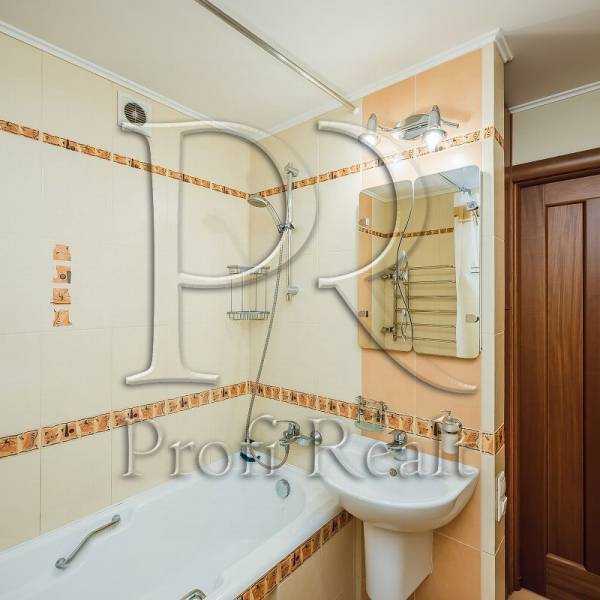 Продажа 3-комнатной квартиры 71 м², Днепровская наб., 13