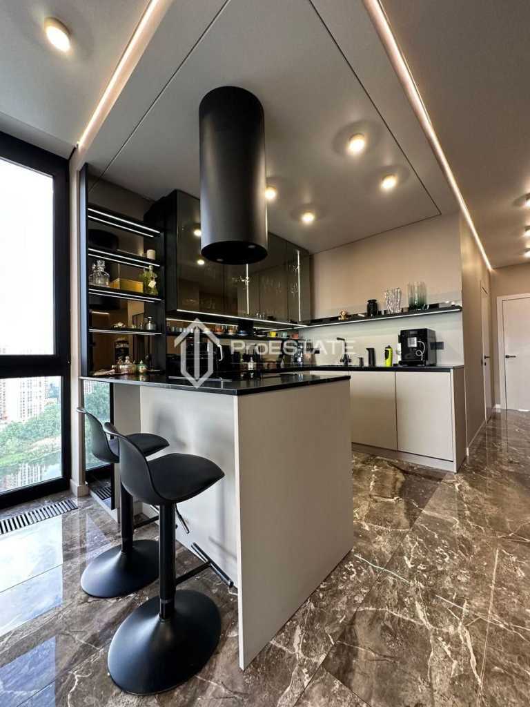 Продажа 3-комнатной квартиры 107 м², Заречная ул., 6К4