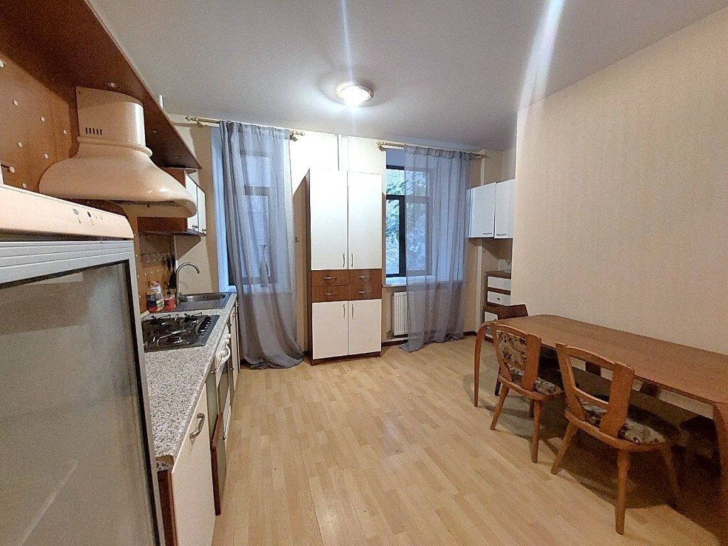 Аренда 2-комнатной квартиры 78 м², Екатерининская пл., 5
