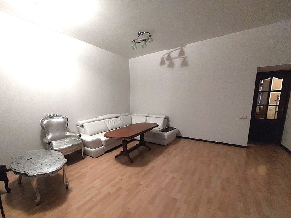 Аренда 2-комнатной квартиры 78 м², Екатерининская пл., 5