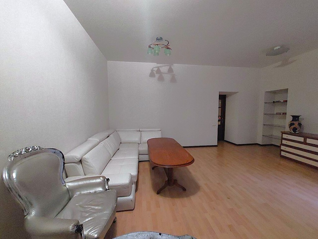 Аренда 2-комнатной квартиры 78 м², Екатерининская пл., 5