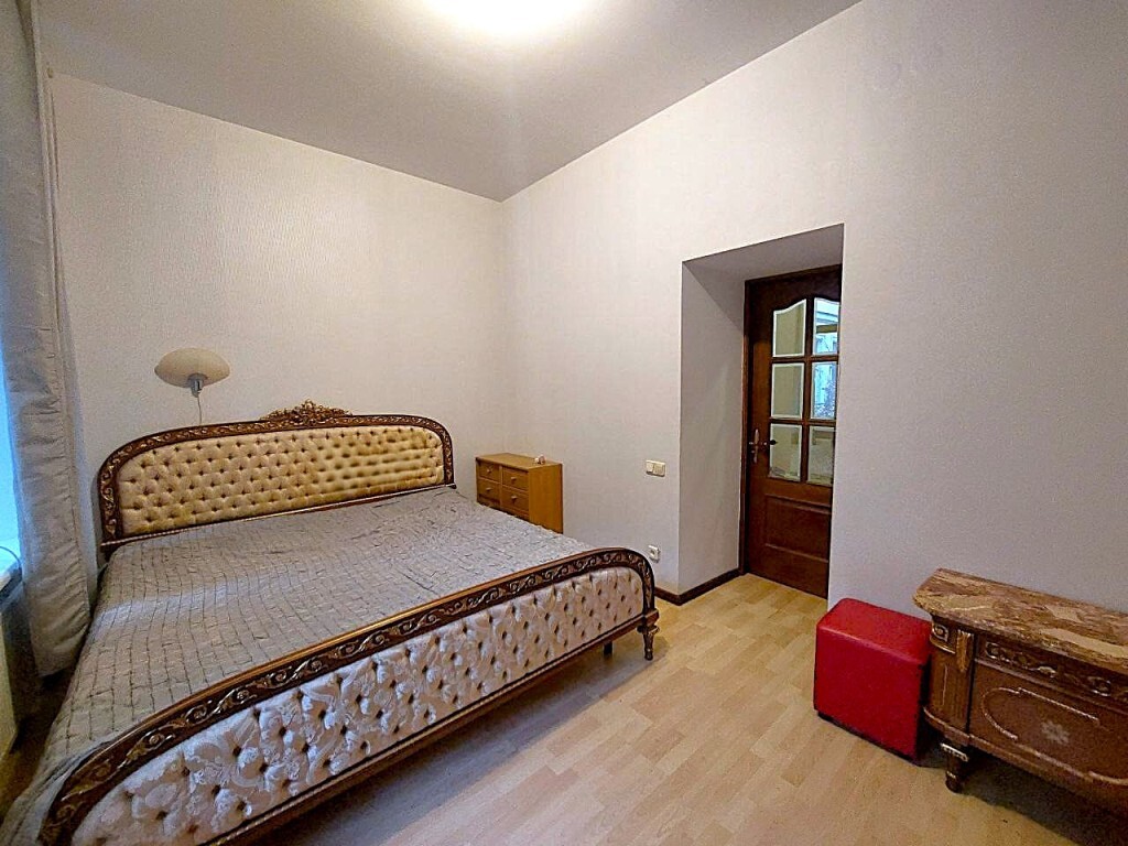 Аренда 2-комнатной квартиры 78 м², Екатерининская пл., 5