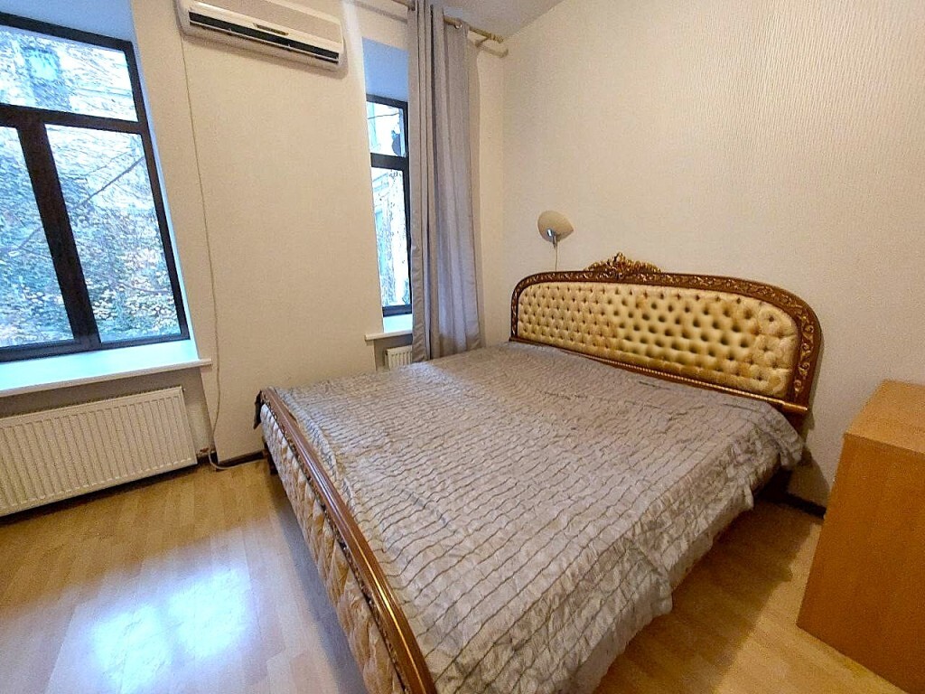 Аренда 2-комнатной квартиры 78 м², Екатерининская пл., 5