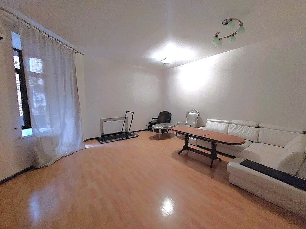 Аренда 2-комнатной квартиры 78 м², Екатерининская пл., 5