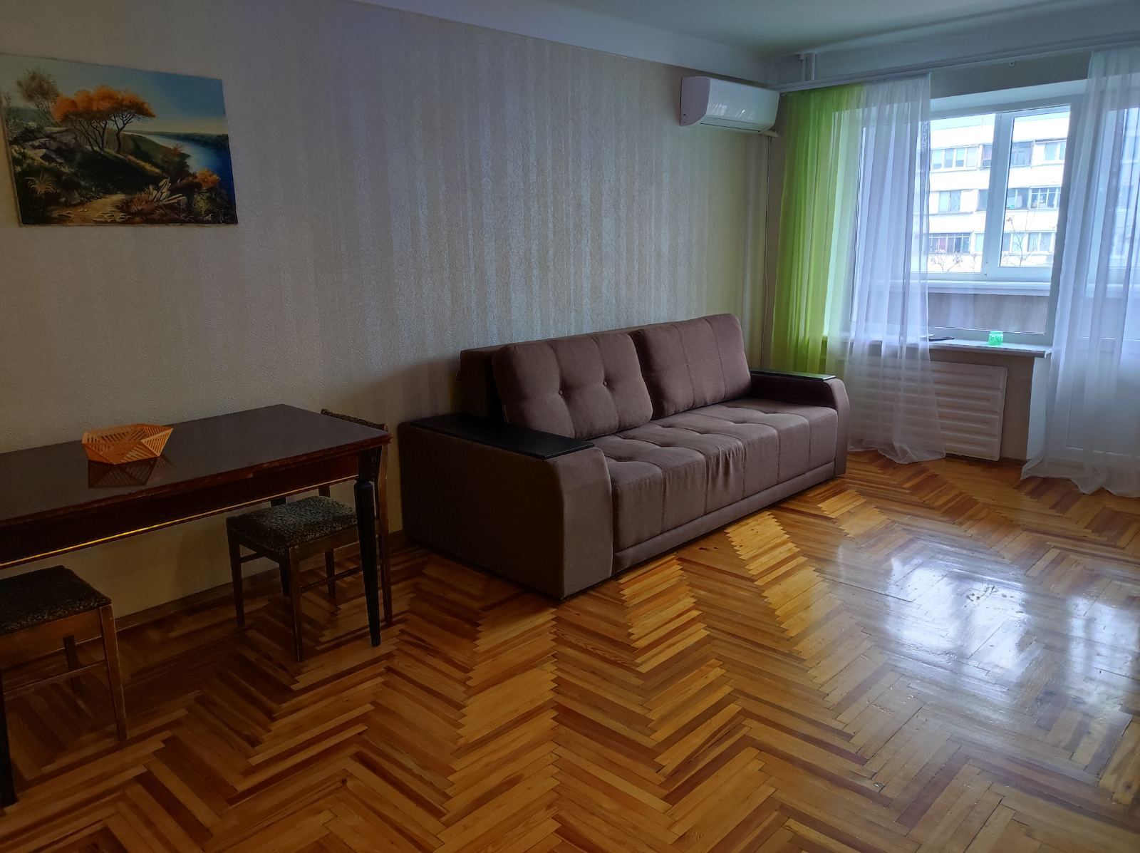 Аренда 3-комнатной квартиры 68 м², Чаривная ул., 125