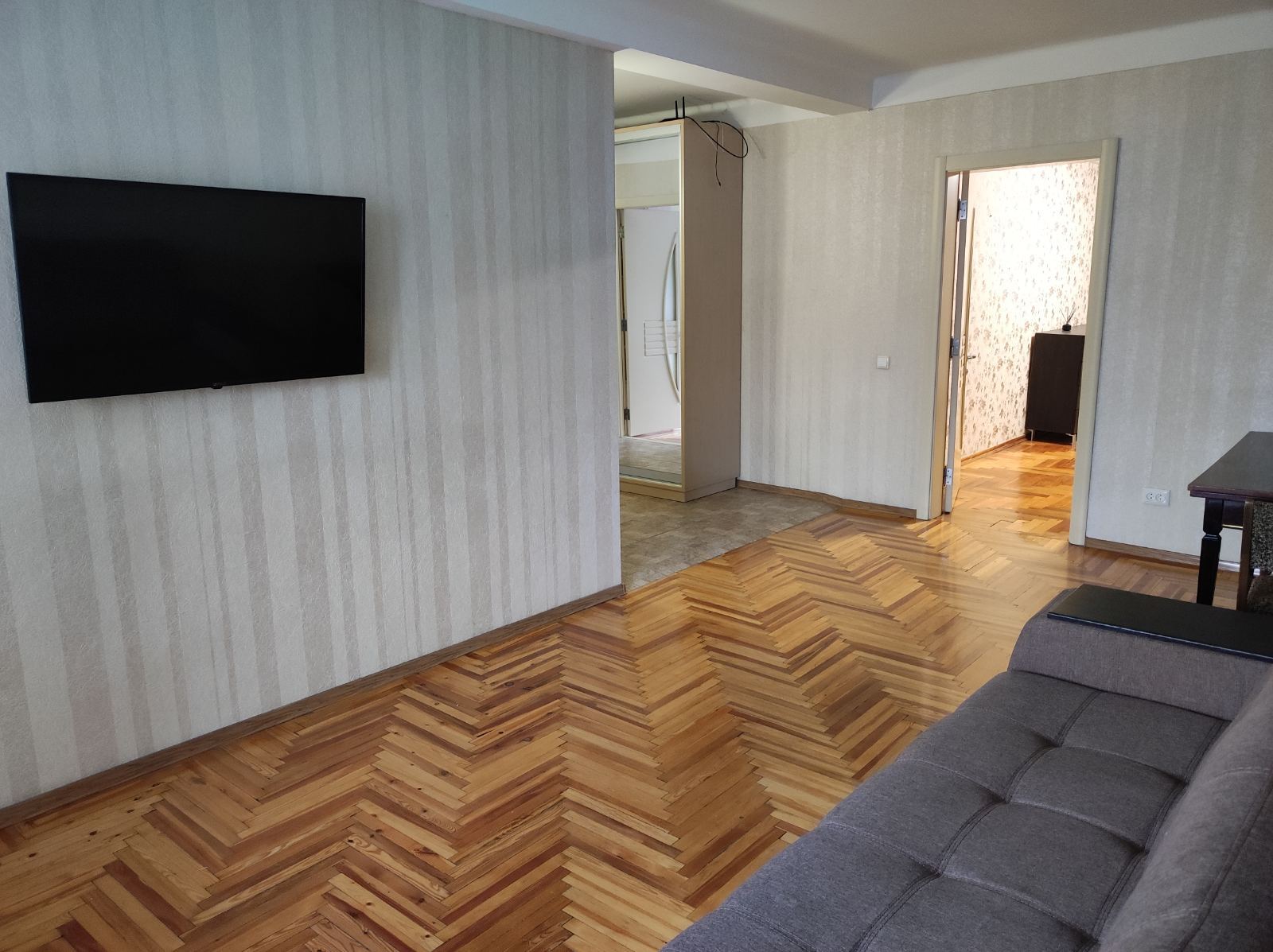 Аренда 3-комнатной квартиры 68 м², Чаривная ул., 125