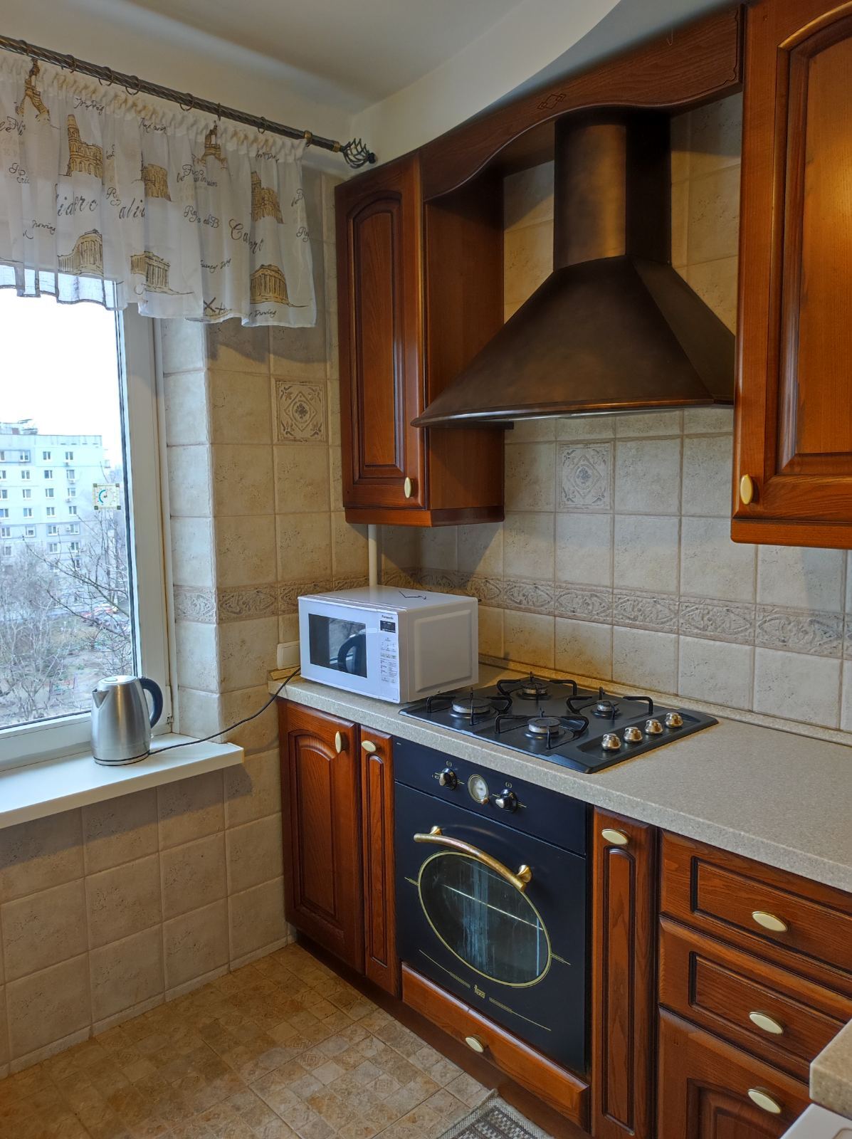 Аренда 3-комнатной квартиры 68 м², Чаривная ул., 125