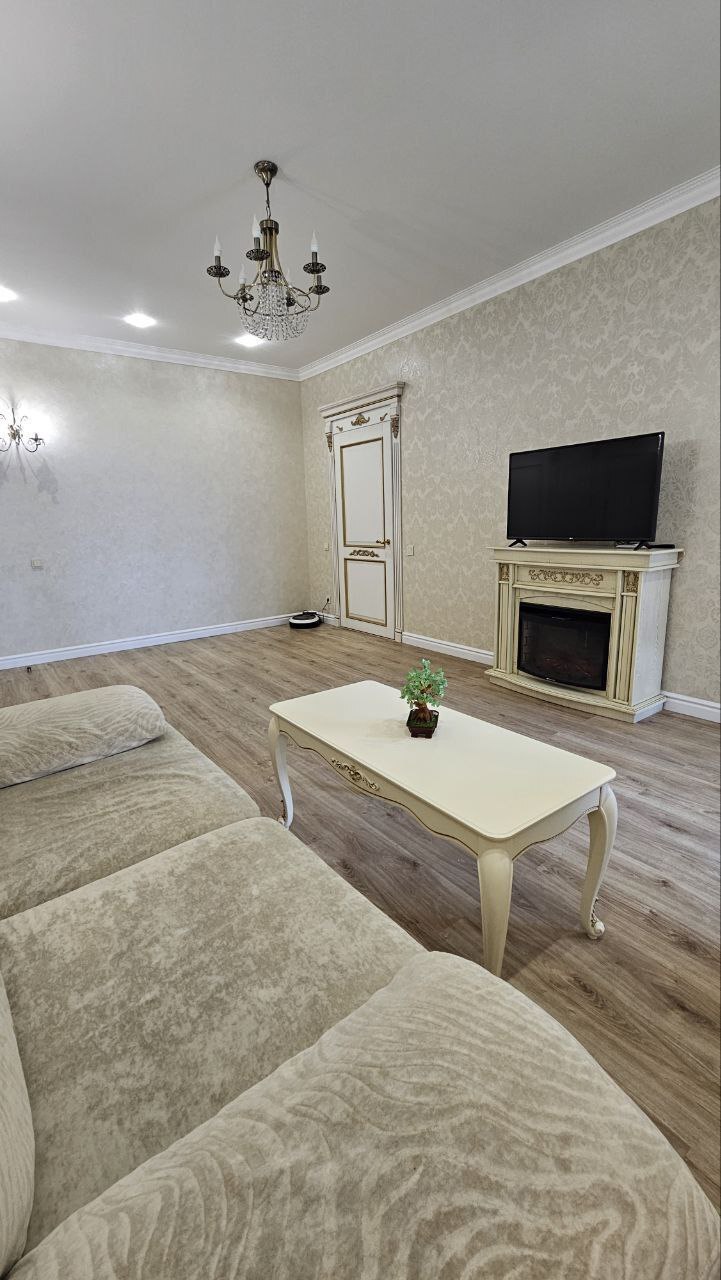 Продажа 3-комнатной квартиры 90 м², Любарского пер.