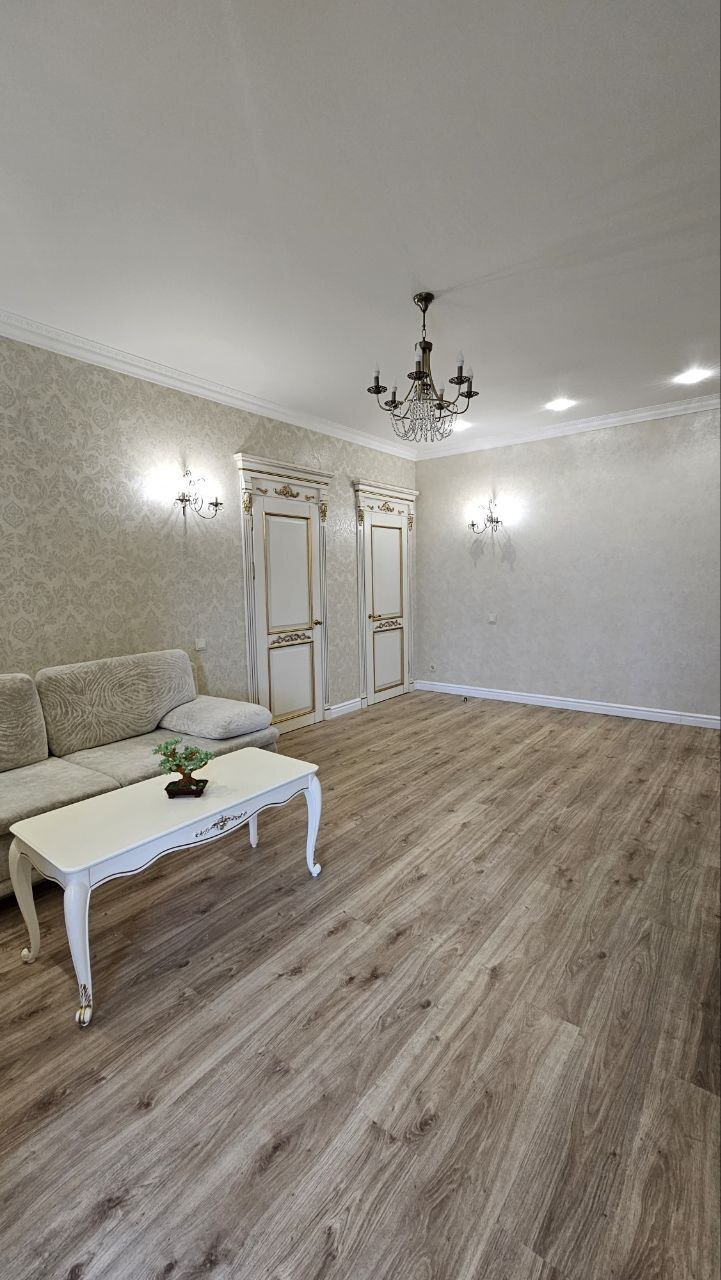 Продажа 3-комнатной квартиры 90 м², Любарского пер.