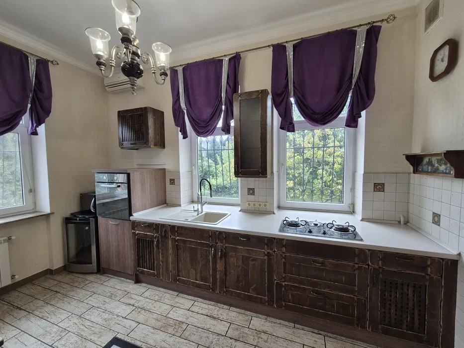 Аренда дома 500 м², Святищенская ул.