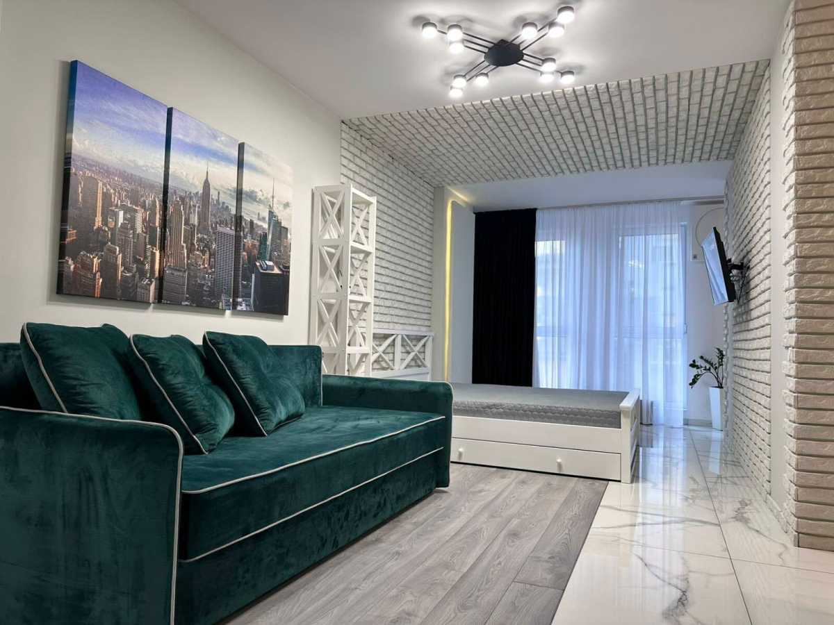 Аренда 1-комнатной квартиры 51 м², Владимира Антоновича ул., 74