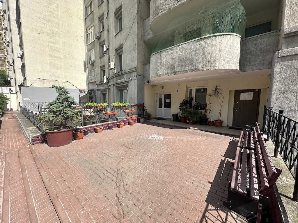 Продажа 4-комнатной квартиры 145 м², Голосеевский просп., 68