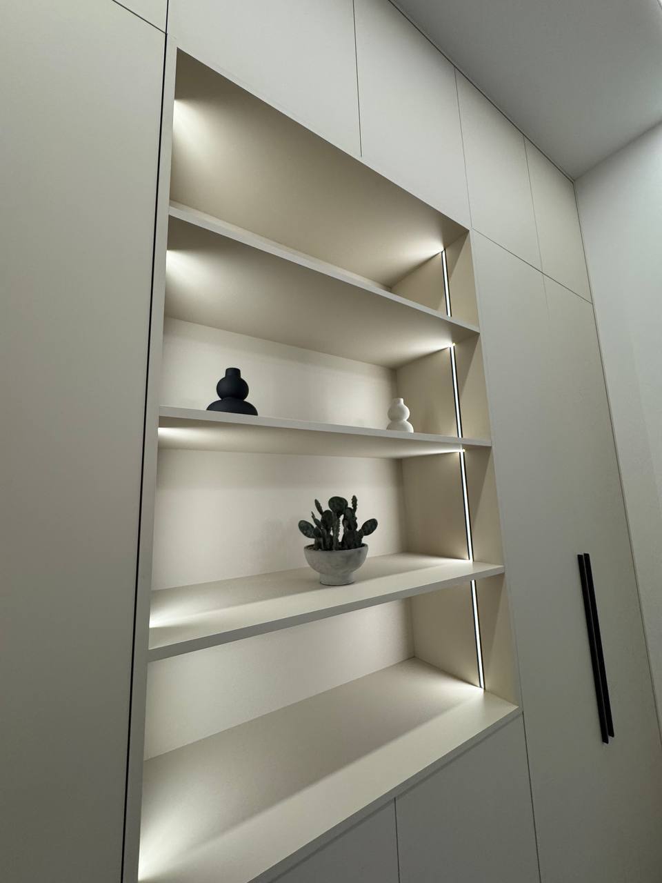 Оренда 3-кімнатної квартири 58 м², Столярова вул.